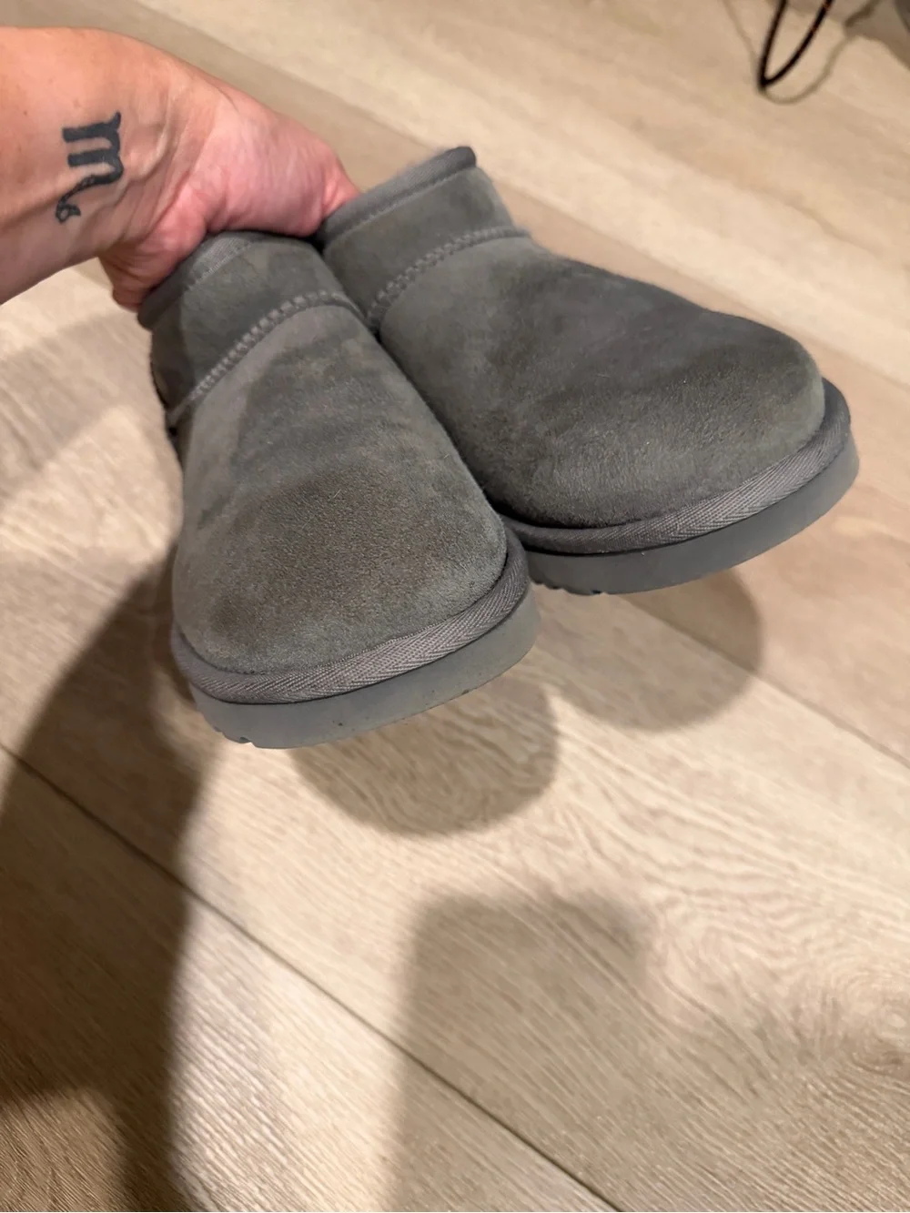 Grey Super Short Cozy UGG Boots Sz 8 EUC